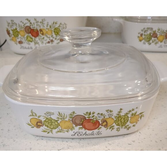 Vintage Corning Ware Spice of Life L’Echalote A-1-B 1Qt Dish Lid Metal Trivet - Picture 2 of 16